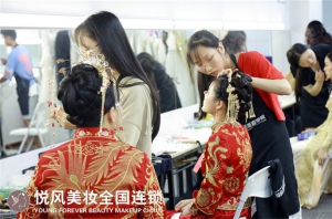 在广州怎么找到一所好的化妆学校