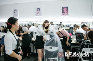 在广州怎样的化妆学校比较好