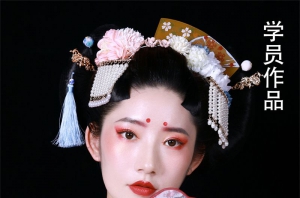 在广州学化妆，咨询一所学校时要问些什么？