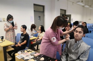 避坑指南：化妆学校怎么选？