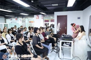 学化妆，信赖之选——悦风美妆学院