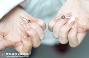 暑假俩月能学啥？一门能赚钱的美甲技术就够了
